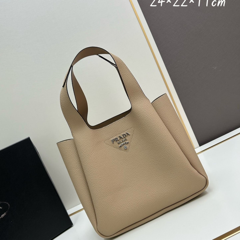 Pra*a shopping bags